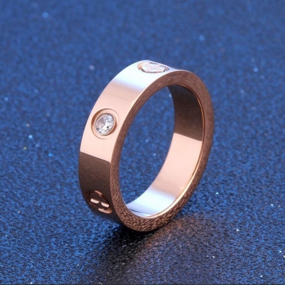 NEW Stainless Steel Screw LOVE Ring with Stone in Rose Gold - Picture 1 of 8